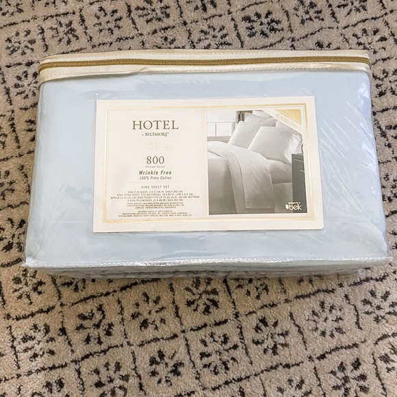 SALE!! King Sheet Set by Hotel Biltmore